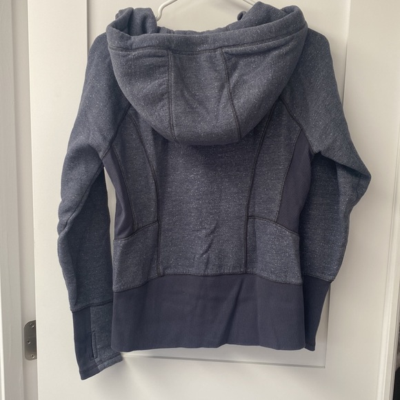 Zella Hoodie- size small - Picture 3 of 4